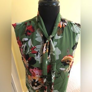 New York & Company Sleeveless Tie Floral Print Blouse with tags - Size Small